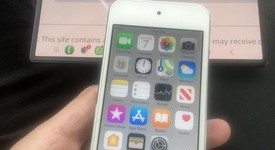 Mint
													Apple iPod Touch 6th Gen - Wi-Fi, Silver, 16 GB, photo 1 of 7