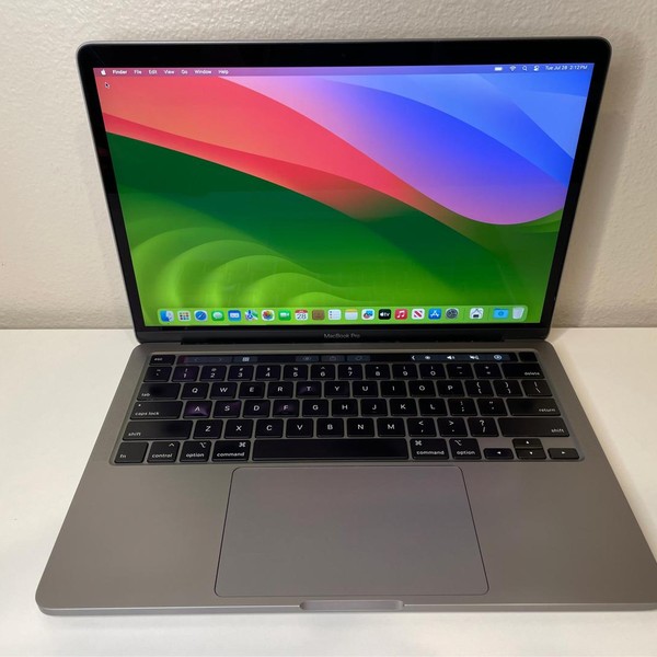 MacBook Pro 2020 - 13 inch - 1 TB, Gray, 16 GB, Intel Core i5
