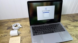 Fair
													MacBook Pro 2018 (With Touch Bar) - 13" - I7, Gray, 512 GB, 16 GB, photo 1 of 8