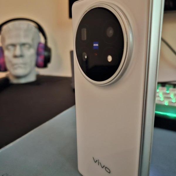 Vivo X Fold5 - Unlocked Non-US, White, 512 GB, 16 GB