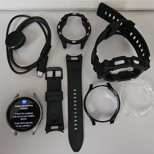 Samsung Galaxy Watch5 Pro - Wi-Fi, Black, 45mm