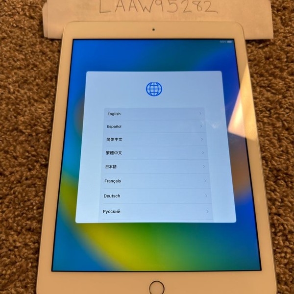 Apple iPad 5th Gen - Wi-Fi, Silver, 32 GB, A1822