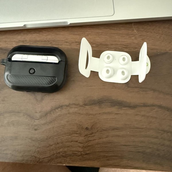 Apple AirPods Pro - MagSafe Case