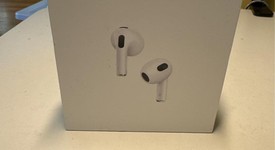 New
													Apple AirPods 3rd Gen - Lightning Case, photo 1 of 4