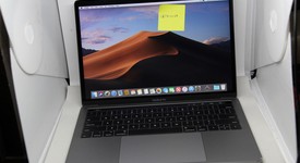 Fair
													MacBook Pro 2017 (With Touch Bar) - 13" - Gray, 512 GB, 8 GB, photo 1 of 10