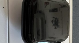 Good
													Apple Watch SE 2nd Gen 40mm - Unlocked, Midnight, A2726 - Cellular, Aluminum, photo 4 of 9