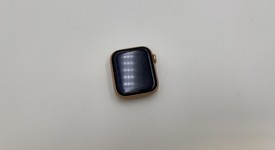 Good
													Apple Watch Series 5 40mm - Unlocked, Gold, A2094 Cellular, Aluminum, photo 5 of 5