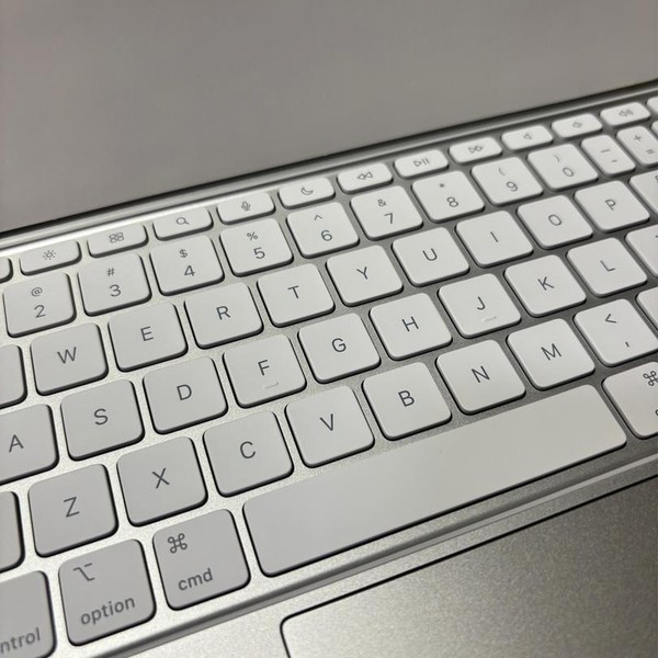 Apple Magic Keyboard for iPad - White
