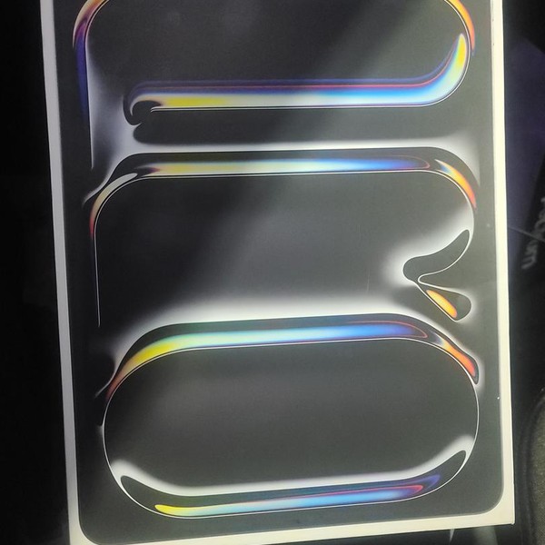 Apple iPad Pro 13 inch (M4) 2024 - Unlocked, 256 GB, Black, 8 GB, A2926, Standard Glass