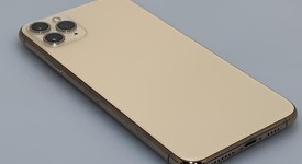 Good
													Apple iPhone 11 Pro Max - Cricket, Gold, 64 GB, A2161, photo 4 of 6