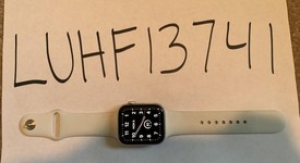 Good
													Apple Watch Series 4 44mm - Silver, A1978 - GPS, Aluminum, photo 4 of 11