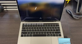 Mint
													MacBook Pro 2018 (With Touch Bar) - 13" - I5, Silver, 256 GB, 8 GB, photo 5 of 9