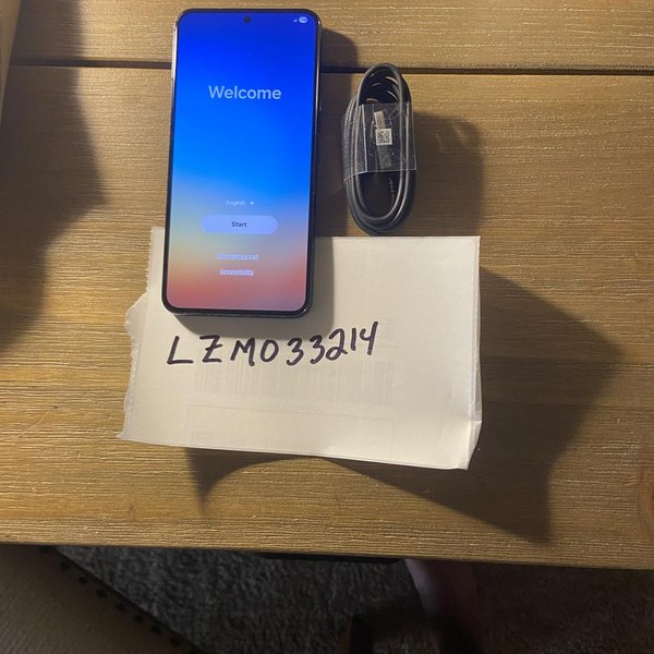 Samsung Galaxy S22 - Unlocked, 128 GB, Black, 8 GB, SM-S901U1