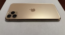 Good
													Apple iPhone 11 Pro Max - Unlocked, Gold, 256 GB, A2161, photo 4 of 8