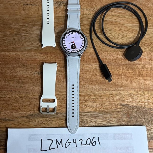 Samsung Galaxy Watch6 Classic - Unlocked, Silver, 47mm