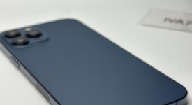 Good
													Apple iPhone 12 Pro Max - Unlocked, Pacific Blue, 128 GB, A2342, photo 4 of 7