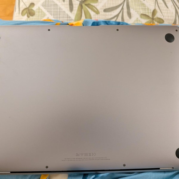 MacBook Air 2019 - 13 inch - 128 GB, Gray, 8 GB, Intel Core i5