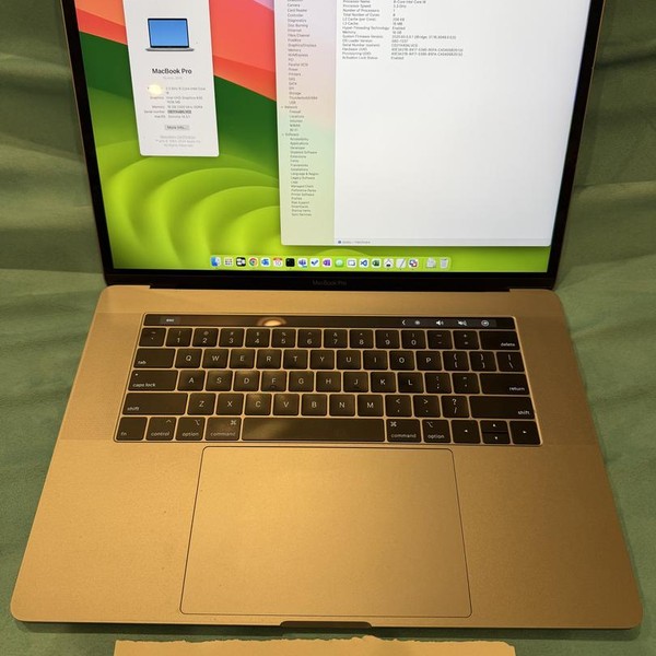 MacBook Pro 2019 - 15 inch - 512 GB, Gray, 16 GB, Intel Core i9