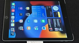 Good
													Apple iPad 6th Gen - Unlocked, Gray, 32 GB, A1954, photo 2 of 3