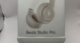 New
													Beats Studio Pro - Sandstone, photo 1 of 2