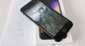 Mint
													Apple iPhone SE 3rd Gen 2022 - Unlocked, Midnight, 128 GB, A2595, photo 2 of 8