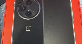 Mint
													OnePlus Open - Unlocked, Black, 512 GB, 16 GB, photo 5 of 7