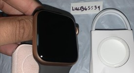 Mint
													Apple Watch Series 5 40mm - Gold, A2092 - GPS, Aluminum, photo 5 of 8