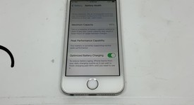 Good
													Apple iPhone SE 1st Gen 2016 - Unlocked, Silver, 32 GB, A1723, photo 4 of 10