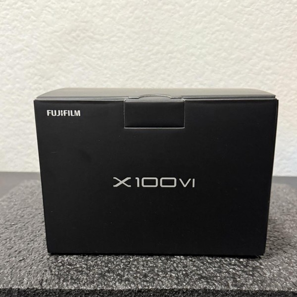 Fuji X100VI - Silver