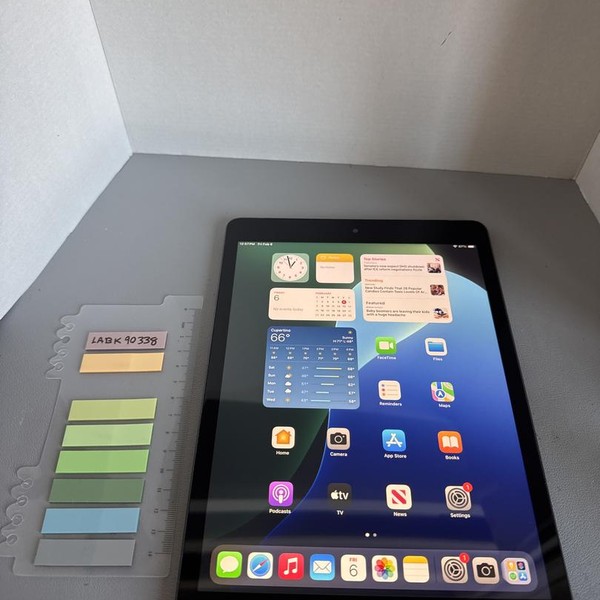 Apple iPad 8th Gen - Unlocked, 32 GB, Gray, A2428