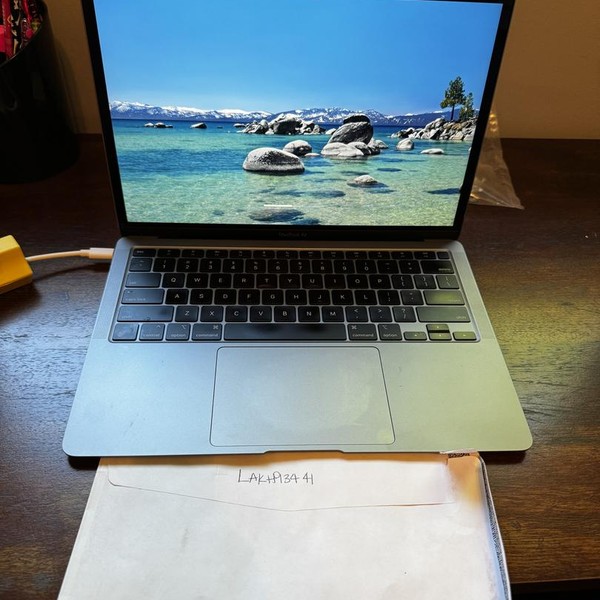 MacBook Air 2020 - 13 inch - 256 GB, Silver, 8 GB, Apple M1