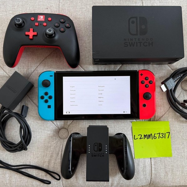 Nintendo Switch - 32 GB, Red & Blue