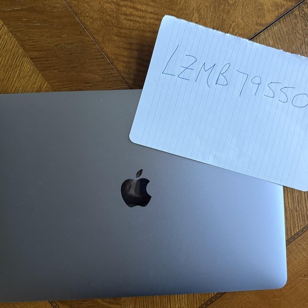 MacBook Pro 2018 (With Touch Bar) - 13 inch - 512 GB, Silver, 8 GB, Intel Core i5