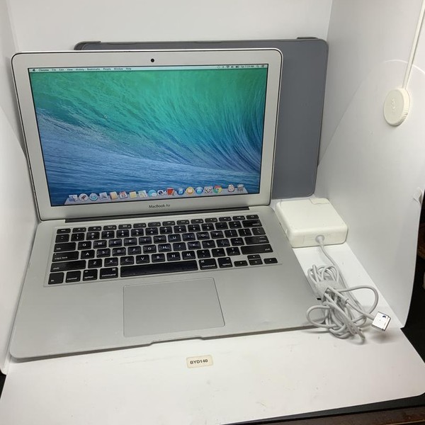 MacBook Air 2014 - 13 inch - 256 GB, Silver, 4 GB