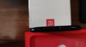 Mint
													OnePlus 5T - Unlocked, Black, 64 GB, 6 GB, photo 3 of 10