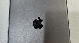 Good
													Apple iPad 9th Gen - Unlocked, Gray, 64 GB, A2603, photo 3 of 7