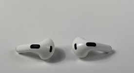New
													Apple AirPods 3rd Gen - Lightning Case, photo 5 of 5