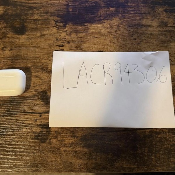 Apple AirPods (3rd Gen) - Lightning Case