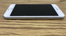 Mint
													Apple iPhone 8 - Unlocked, Silver, 64 GB, A1863, photo 5 of 7