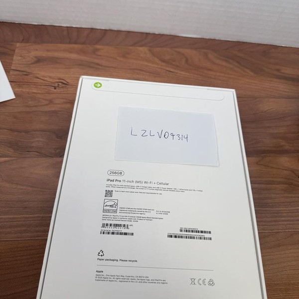 Apple iPad Pro 11 inch (M5) 2025 - Unlocked, 256 GB, Space Black, Apple M5 9-Core, A3358, Standard Glass