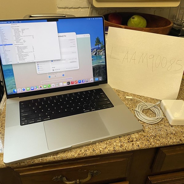 MacBook Pro 2021 - 16 inch - 1 TB, Silver, 16 GB, Apple M1 Pro 10-core