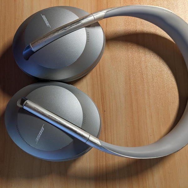 Bose Noise Cancelling Headphones 700 - Silver