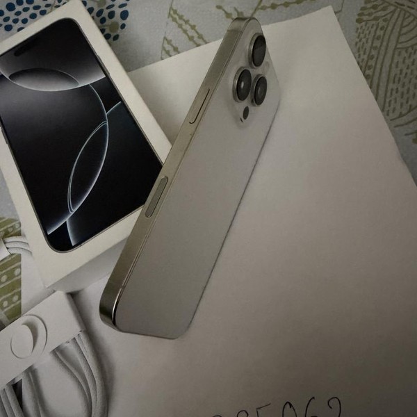 Apple iPhone 16 Pro - Unlocked, 128 GB, White, A3083