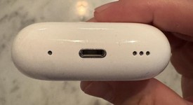 Used
													Apple AirPods Pro 2 - Lightning, photo 4 of 12