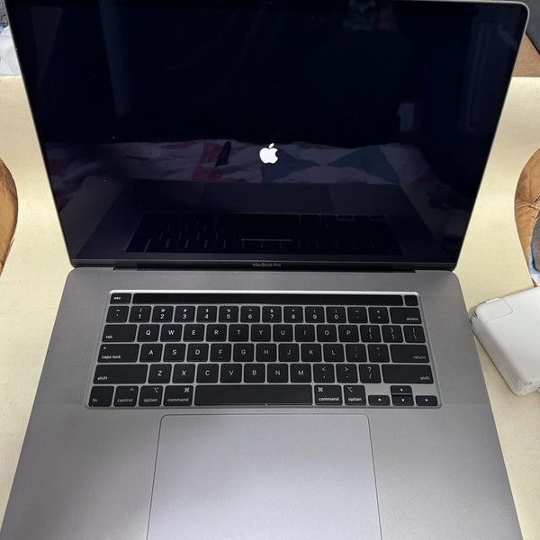 MacBook Pro 2019 - 16 inch - 1 TB, Gray, 16 GB, Intel Core i9