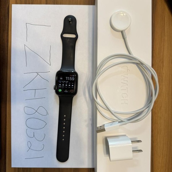 Apple Watch Series 5 44mm - Unlocked, Gray, A2095 Cellular, Aluminum
