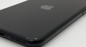 Good
													Apple iPhone SE 2nd Gen 2020 - Unlocked, Black, 64 GB, A2275, photo 5 of 6