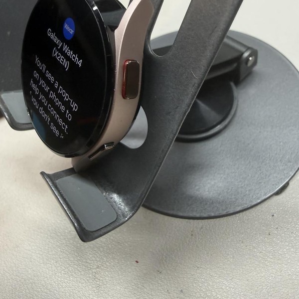 Samsung Galaxy Watch4 - Unlocked, Gold, 40mm