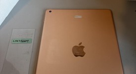 Fair
													Apple iPad 8th Gen - Wi-Fi, Gold, 128 GB, A2270, photo 3 of 5