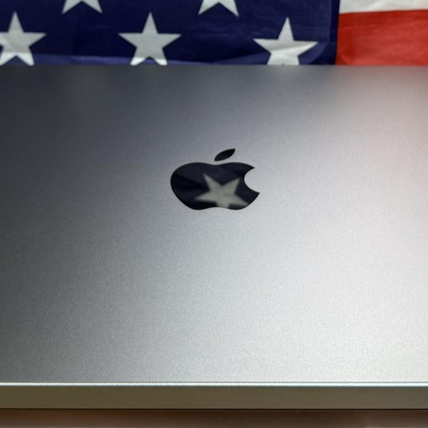 MacBook Pro Late 2023 (M3) - 14 inch - 1 TB, Gray, 8 GB, Apple M3, 10-core GPU